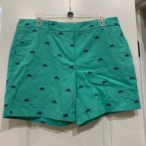 Size 10 Women’s teal green 7 inch inseam shorts with pockets
